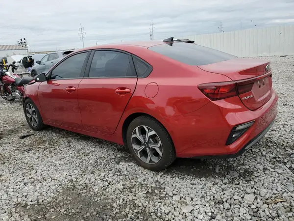 3KPF24AD2KE010780 2019 KIA FORTE - Image 2