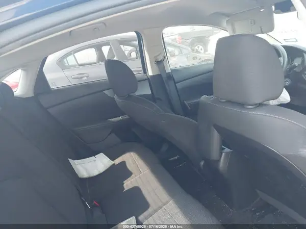 3KPF24AD2KE010889 2019 KIA FORTE - Image 8