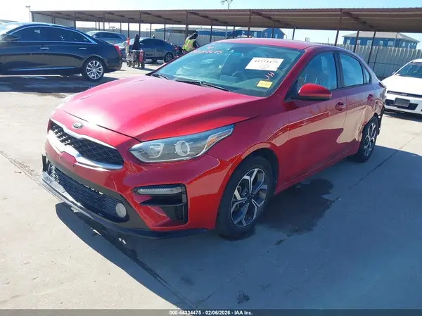 3KPF24AD2KE010939 2019 KIA FORTE - Image 2