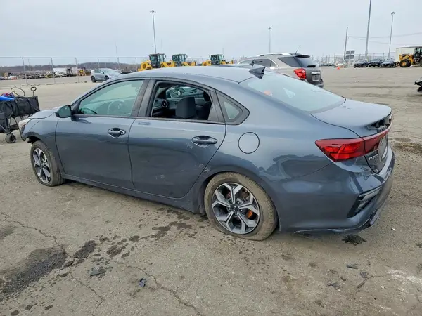 3KPF24AD2KE011122 2019 KIA FORTE - Image 2