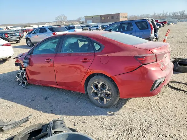 3KPF24AD2KE018605 2019 KIA FORTE - Image 2