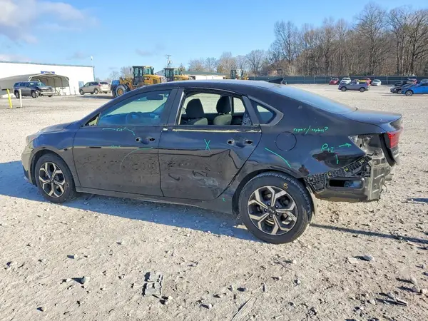 3KPF24AD2KE019592 2019 KIA FORTE - Image 2