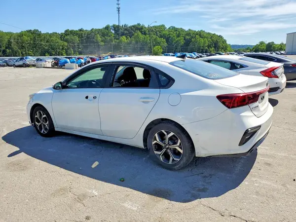 3KPF24AD2KE020208 2019 KIA FORTE - Image 2