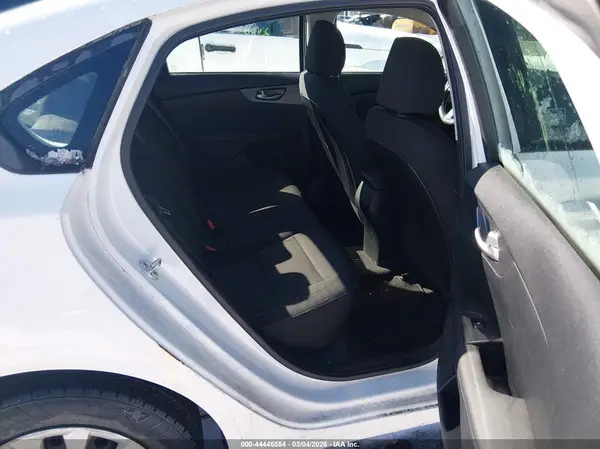 3KPF24AD2KE022847 2019 KIA FORTE - Image 8
