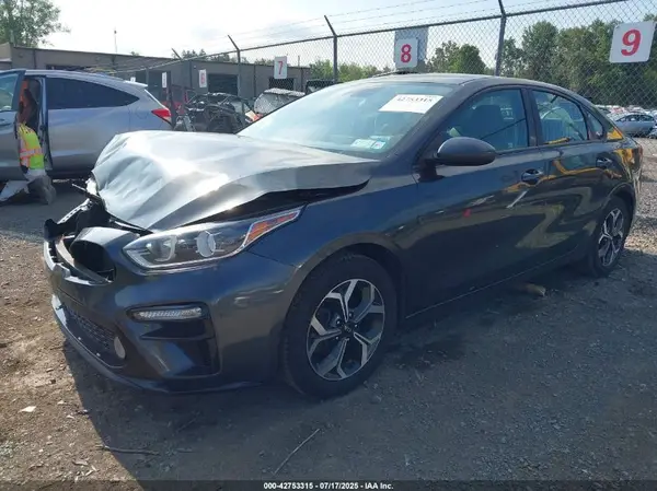 3KPF24AD2KE023478 2019 KIA FORTE - Image 2