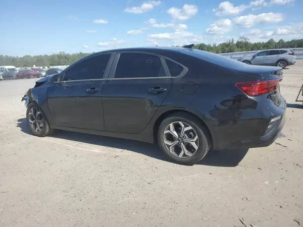 3KPF24AD2KE025585 2019 KIA FORTE - Image 2