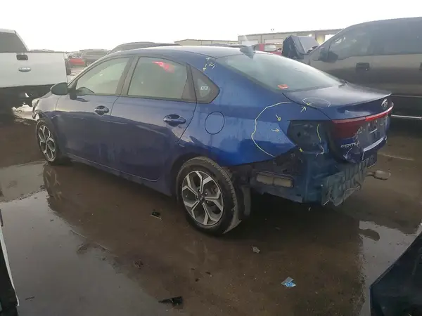 3KPF24AD2KE029524 2019 KIA FORTE - Image 2