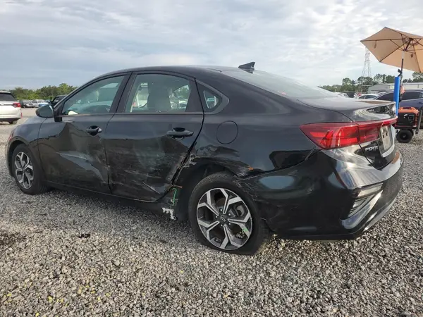 3KPF24AD2KE029913 2019 KIA FORTE - Image 2