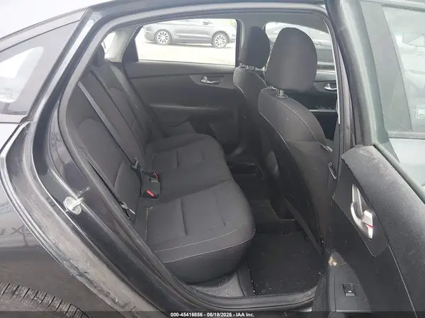 3KPF24AD2KE030057 2019 KIA FORTE - Image 8