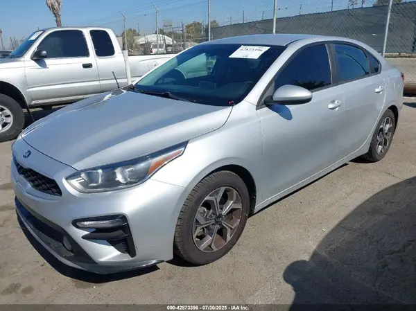 3KPF24AD2KE030611 2019 KIA FORTE - Image 2