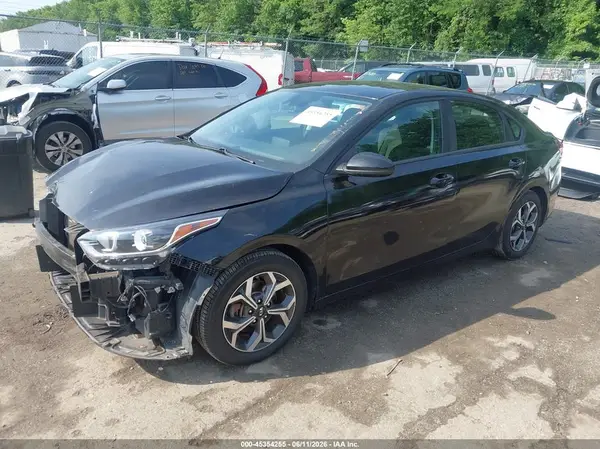 3KPF24AD2KE031306 2019 KIA FORTE - Image 2