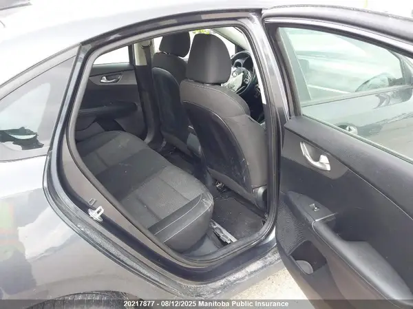 3KPF24AD2KE031418 2019 KIA FORTE - Image 8