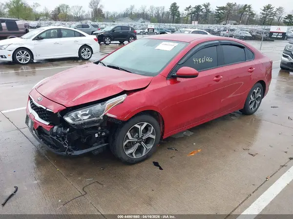 3KPF24AD2KE033217 2019 KIA FORTE - Image 2