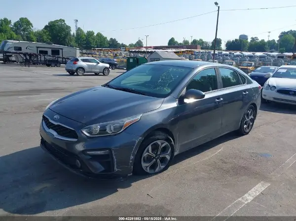 3KPF24AD2KE033833 2019 KIA FORTE - Image 2