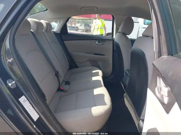3KPF24AD2KE033833 2019 KIA FORTE - Image 8
