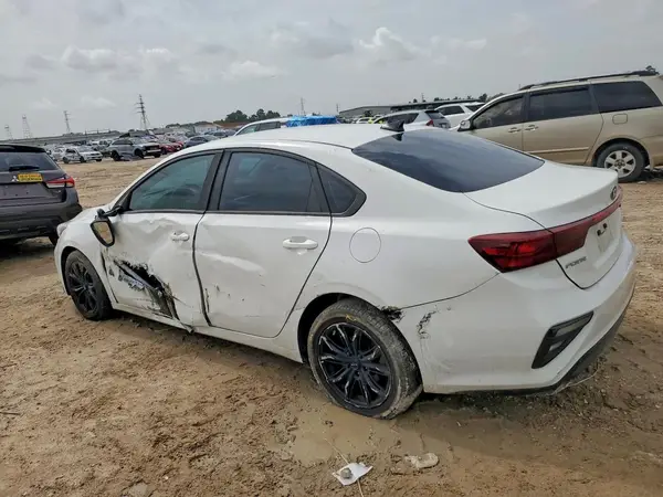 3KPF24AD2KE036067 2019 KIA FORTE - Image 2