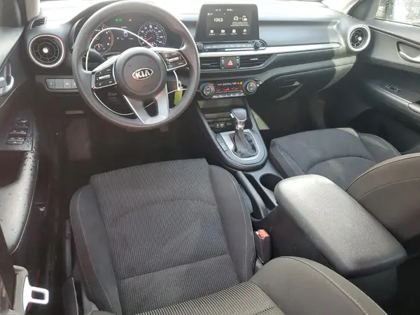 3KPF24AD2KE037168 2019 KIA FORTE - Image 8