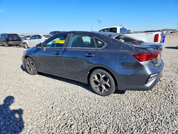 3KPF24AD2KE040801 2019 KIA FORTE - Image 2