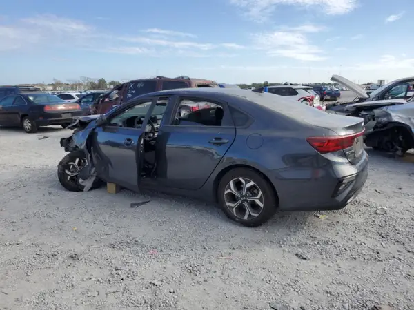 3KPF24AD2KE040958 2019 KIA FORTE - Image 2