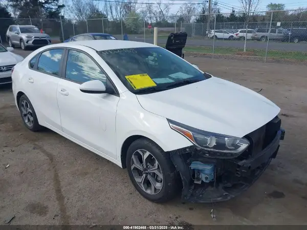 3KPF24AD2KE042693 2019 KIA FORTE - Image 1