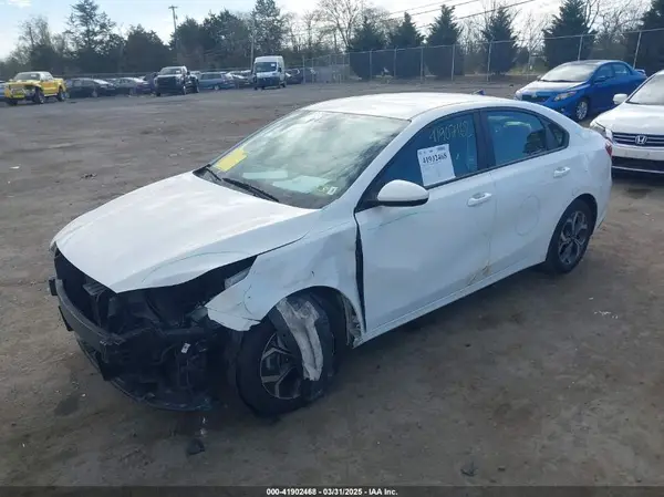 3KPF24AD2KE042693 2019 KIA FORTE - Image 2