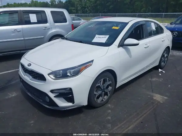 3KPF24AD2KE043908 2019 KIA FORTE - Image 2