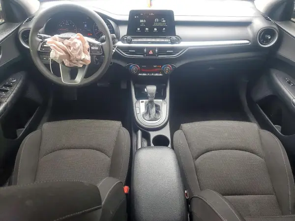 3KPF24AD2KE045612 2019 KIA FORTE - Image 8