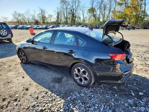 3KPF24AD2KE046159 2019 KIA FORTE - Image 2