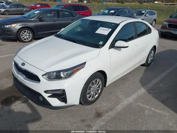 3KPF24AD2KE049837 2019 KIA FORTE - Image 2