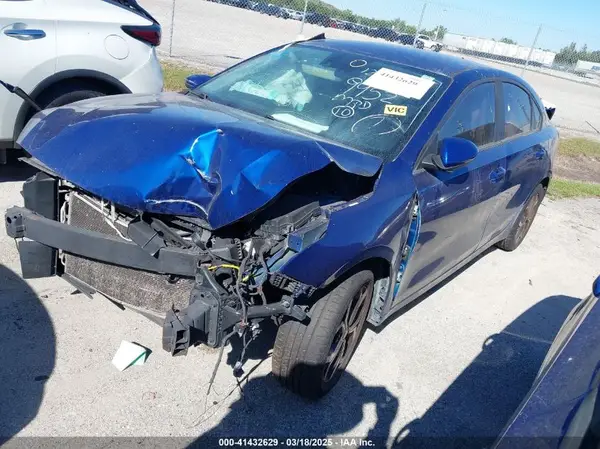 3KPF24AD2KE049952 2019 KIA FORTE - Image 2