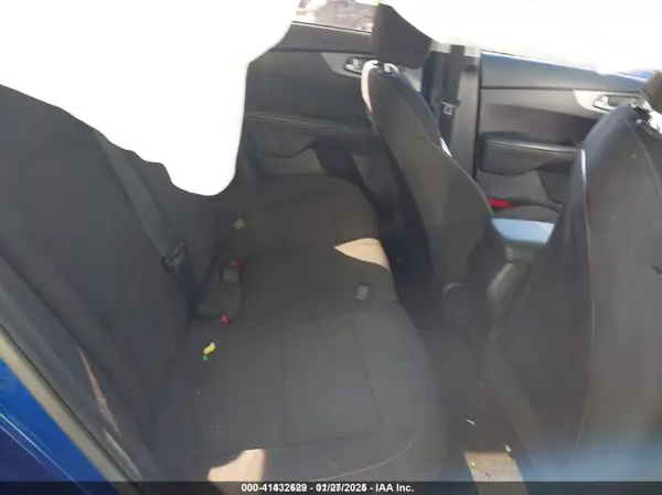 3KPF24AD2KE049952 2019 KIA FORTE - Image 8
