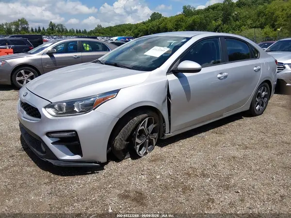 3KPF24AD2KE054598 2019 KIA FORTE - Image 2