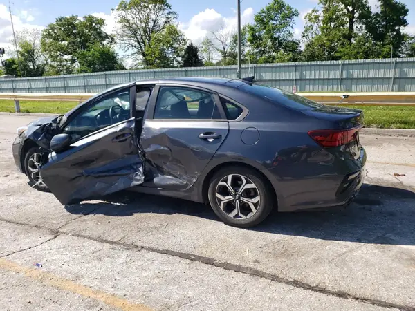 3KPF24AD2KE055265 2019 KIA FORTE - Image 2
