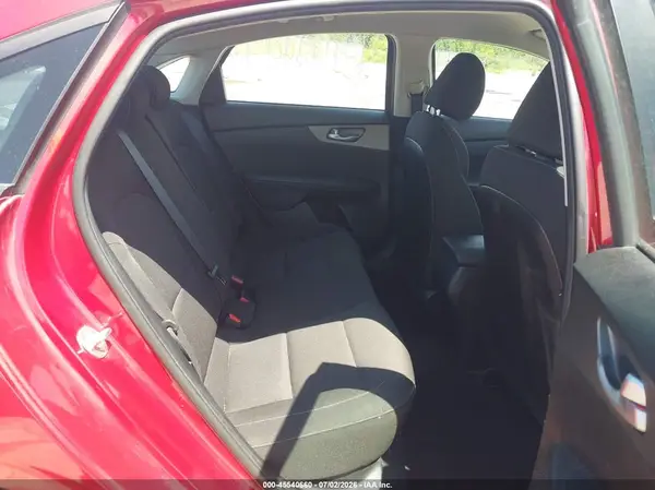3KPF24AD2KE055363 2019 KIA FORTE - Image 8