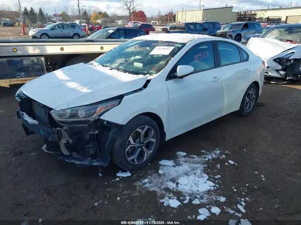 3KPF24AD2KE055461 2019 KIA FORTE - Image 2