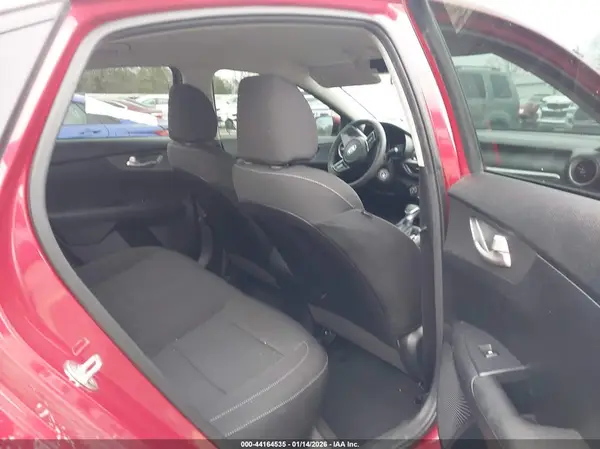 3KPF24AD2KE056397 2019 KIA FORTE - Image 8