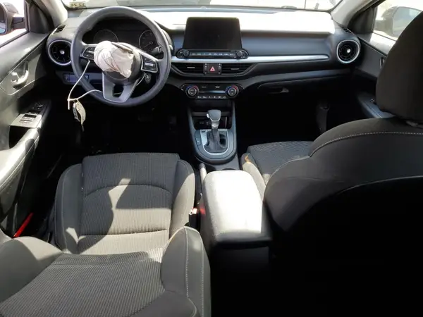 3KPF24AD2KE058862 2019 KIA FORTE - Image 8