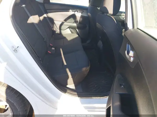 3KPF24AD2KE059798 2019 KIA FORTE - Image 8