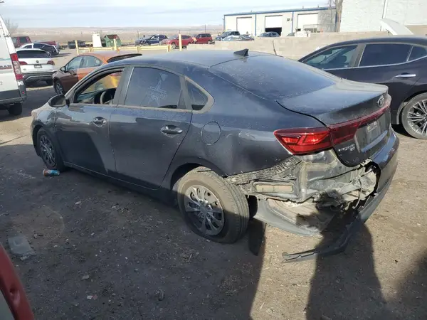 3KPF24AD2KE062703 2019 KIA FORTE - Image 2