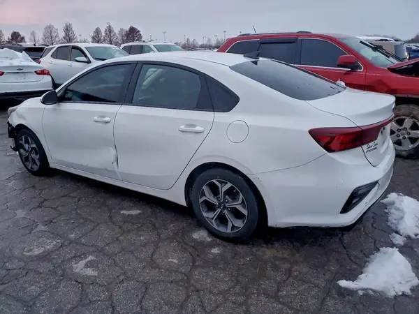 3KPF24AD2KE064046 2019 KIA FORTE - Image 2