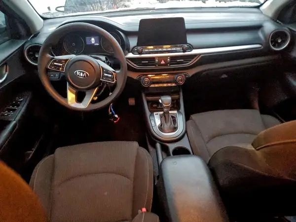3KPF24AD2KE064046 2019 KIA FORTE - Image 8