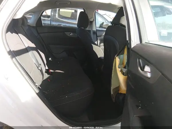 3KPF24AD2KE065536 2019 KIA FORTE - Image 8