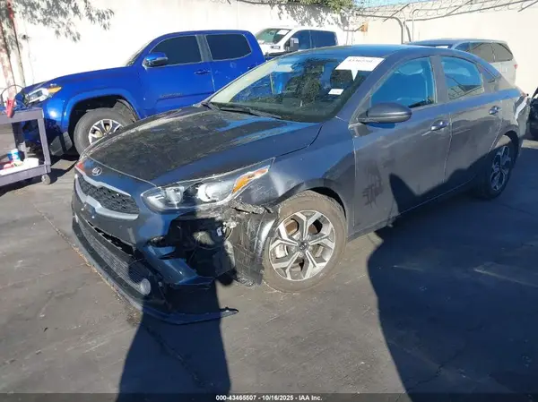 3KPF24AD2KE066718 2019 KIA FORTE - Image 2
