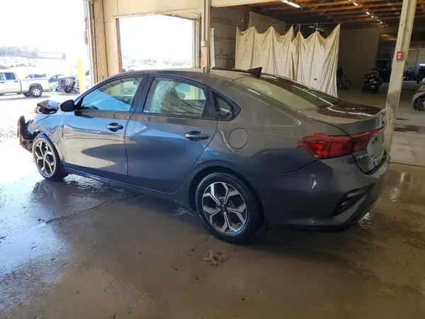 3KPF24AD2KE067013 2019 KIA FORTE - Image 2