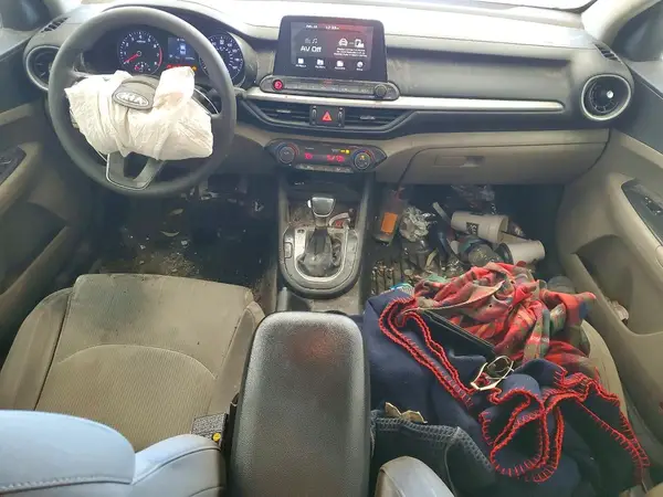 3KPF24AD2KE067013 2019 KIA FORTE - Image 8