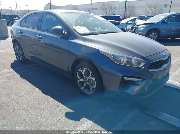 3KPF24AD2KE069151 2019 KIA FORTE - Image 1