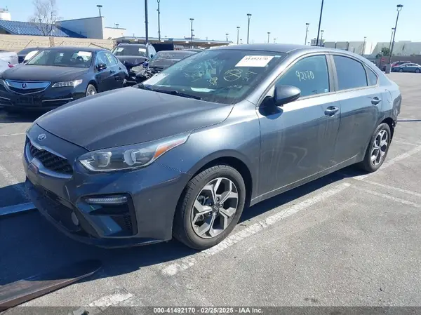 3KPF24AD2KE069151 2019 KIA FORTE - Image 2