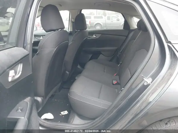 3KPF24AD2KE069151 2019 KIA FORTE - Image 8