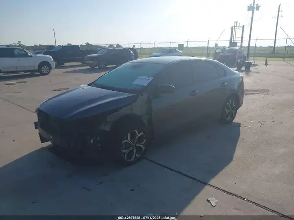 3KPF24AD2KE070056 2019 KIA FORTE - Image 2