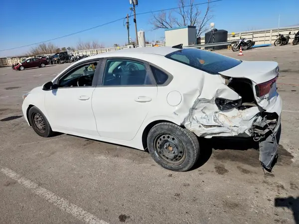 3KPF24AD2KE070705 2019 KIA FORTE - Image 2